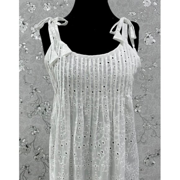 SoieRose White Victorian Cotton Nightgown – SR-1187 - Vintage Sleepwear - Picture 2 of 7